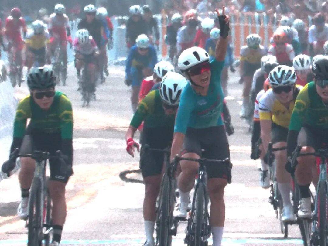 香港队李思颖成功卫冕!