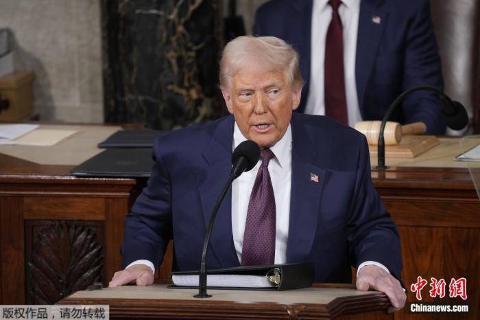 美军救出在伊朗跳伞的第二名飞行员后，特朗普发文