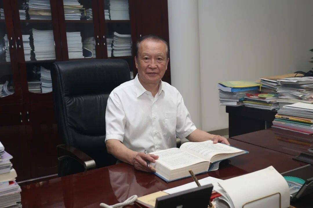 陈立泉院士、贲德院士获得国家最高科学技术奖